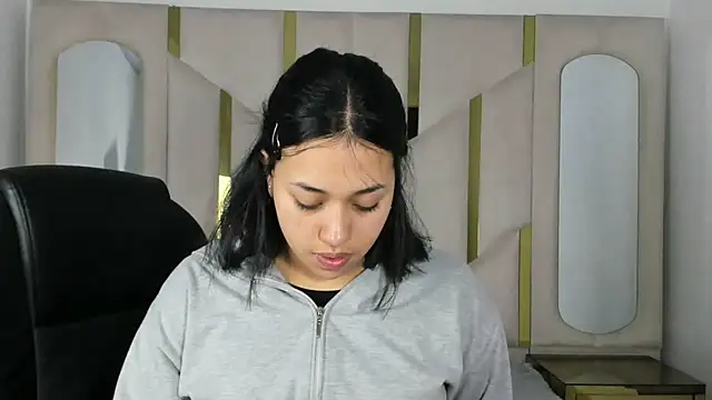 IsabellRodriguez18 online show from 09.12.25