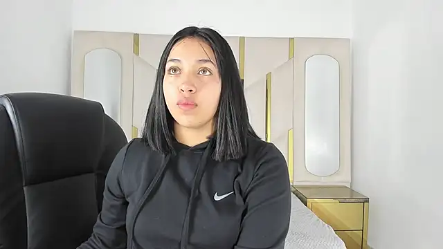 IsabellRodriguez18 online show from 09.17.25