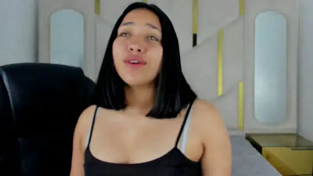 IsabellRodriguez18 online show from 09.26.25