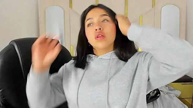 IsabellRodriguez18 online show from 10.01.25