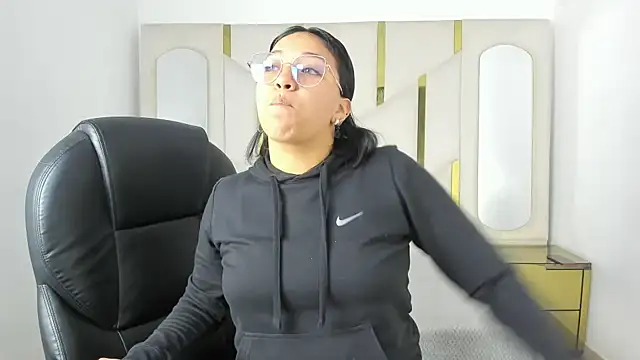 IsabellRodriguez18 online show from 11.10.25