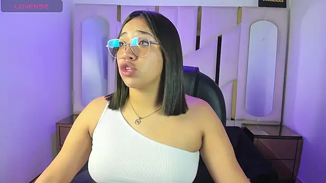 IsabellRodriguez18 online show from 03.03.26