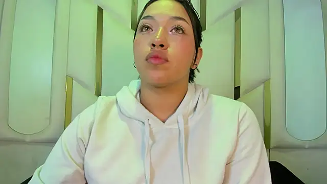 IsabellRodriguez18 online show from 06.05.26