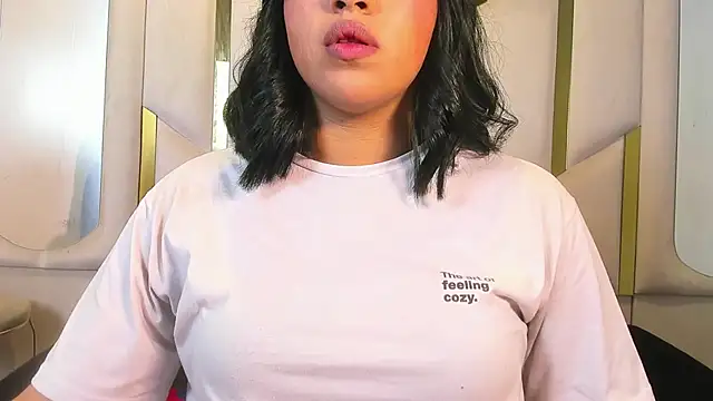 IsabellRodriguez18 online show from 06.10.26