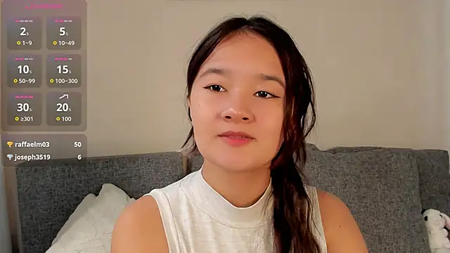 Snapshot of Maekko chatting on 10.26.25 Maekko online show from 10.26.25