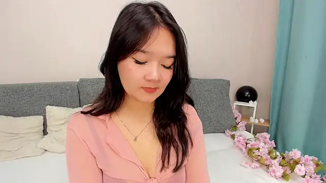 Snapshot of Maekko chatting on 11.15.25 Maekko online show from 11.15.25