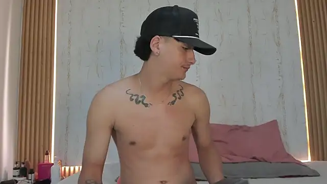 Snapshot of two_milkyway chatting on 06.03.26 two milkyway online show from 06.03.26