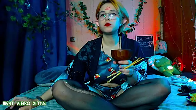 TrickyKitsune online show from 02.09.25