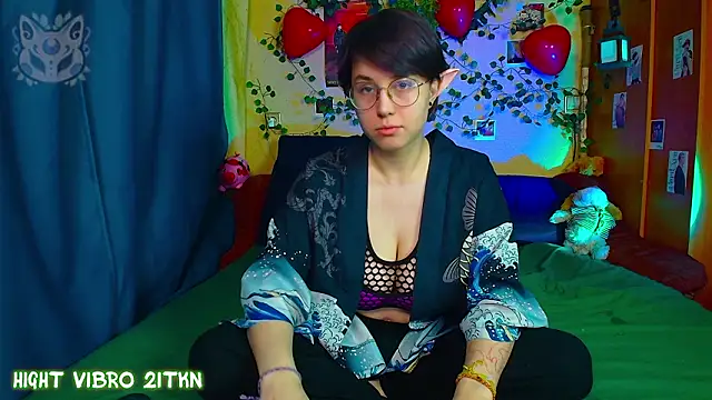 Snapshot of TrickyKitsune chatting on 03.20.26 TrickyKitsune online show from 03.20.26
