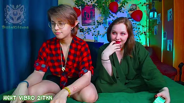 Snapshot of TrickyKitsune chatting on 04.16.26 TrickyKitsune online show from 04.16.26