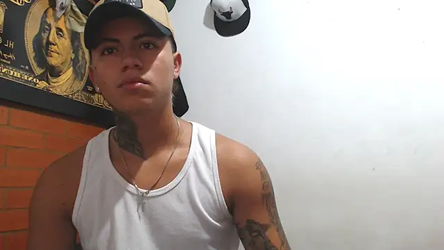 Snapshot of Thiago_x_Sahara chatting on 12.29.24 Thiago x Sahara online show from 12.29.24