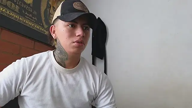 Snapshot of Thiago_x_Sahara chatting on 02.10.25 Thiago x Sahara online show from 02.10.25