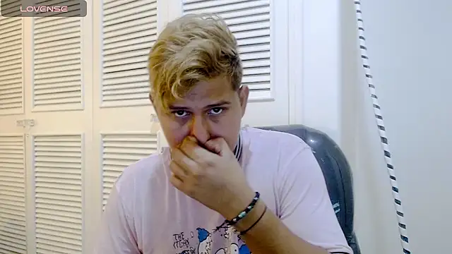 Warning Boy online show from 12.29.24