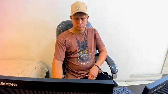 Warning Boy online show from 01.03.25