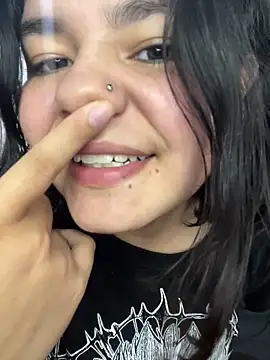 Snapshot of pretty_angela1 chatting on 01.01.25 pretty angela1 online show from 01.01.25