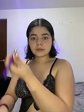 Snapshot of pretty_angela1 chatting on 01.07.25 pretty angela1 online show from 01.07.25