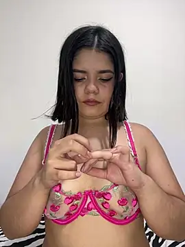 Snapshot of pretty_angela1 chatting on 01.25.25 pretty angela1 online show from 01.25.25