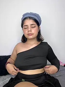 Snapshot of pretty_angela1 chatting on 02.03.25 pretty angela1 online show from 02.03.25