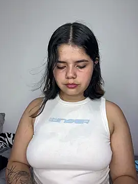 Snapshot of pretty_angela1 chatting on 02.25.25 pretty angela1 online show from 02.25.25