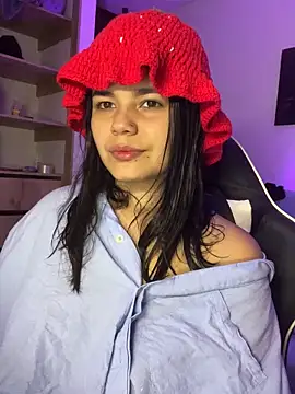 Snapshot of pretty_angela1 chatting on 10.13.25 pretty angela1 online show from 10.13.25