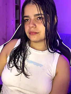 Snapshot of pretty_angela1 chatting on 10.27.25 pretty angela1 online show from 10.27.25