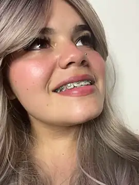 Snapshot of pretty_angela1 chatting on 10.31.25 pretty angela1 online show from 10.31.25