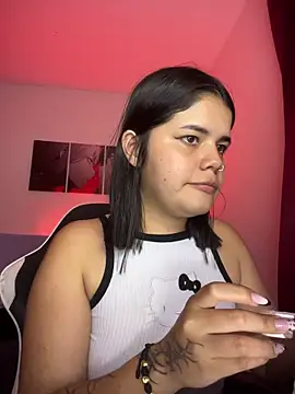 Snapshot of pretty_angela1 chatting on 11.24.25 pretty angela1 online show from 11.24.25