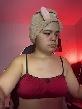 Snapshot of pretty_angela1 chatting on 11.28.25 pretty angela1 online show from 11.28.25