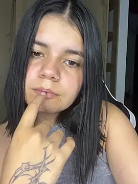 Snapshot of pretty_angela1 chatting on 11.30.25 pretty angela1 online show from 11.30.25