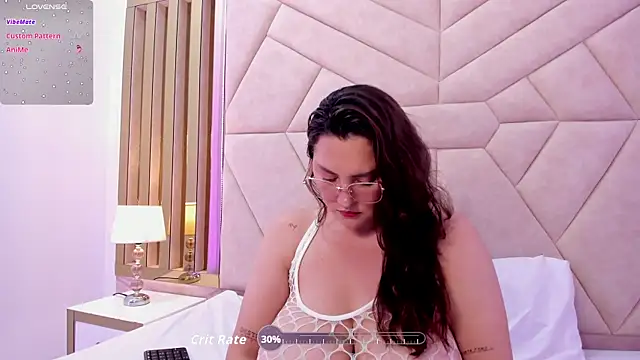 Snapshot of LunaPleasure chatting on 11.24.25 LunaPleasure online show from 11.24.25