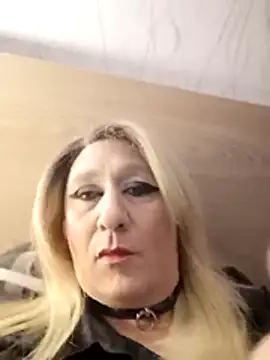 Snapshot of Sissy_Miss chatting on 03.10.26 Sissy Miss online show from 03.10.26