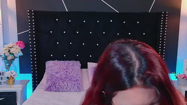 Snapshot of EmiF26 chatting on 02.03.25 EmiF26 online show from 02.03.25