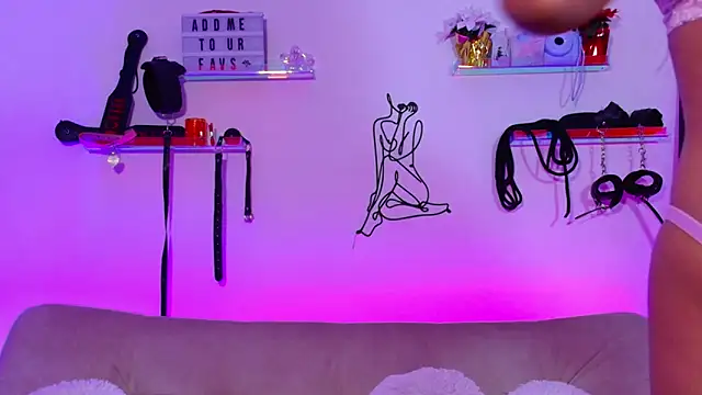 Snapshot of EmiF26 chatting on 09.15.25 EmiF26 online show from 09.15.25