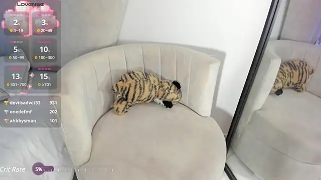 rachaeldeckard   online show from 03.08.25