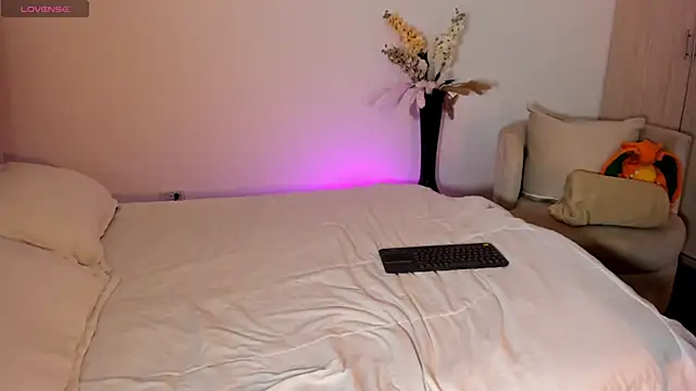 rachaeldeckard   online show from 09.10.25