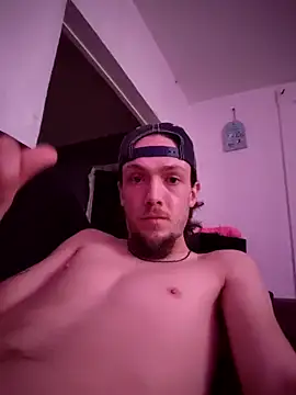 Snapshot of charmingHWC chatting on 12.25.24 charmingHWC online show from 12.25.24