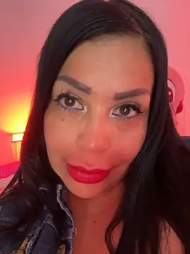 Snapshot of KarolRubi1 chatting on 06.14.26 KarolRubi1 online show from 06.14.26