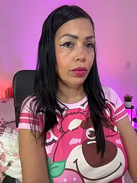 Snapshot of KarolRubi1 chatting on 06.15.26 KarolRubi1 online show from 06.15.26