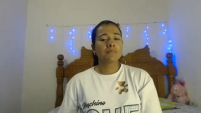 Coral0403 online show from 02.24.25