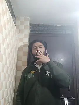 Snapshot of indihotguy chatting on 02.04.25 indihotguy online show from 02.04.25