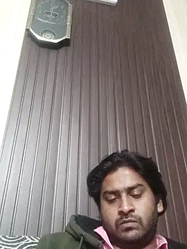 Snapshot of indihotguy chatting on 02.21.25 indihotguy online show from 02.21.25