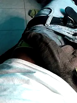 Snapshot of kingdon613 chatting on 12.20.25 kingdon613 online show from 12.20.25