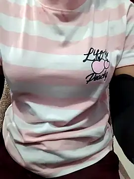 queen pari online show from 02.17.25