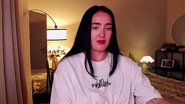 KimKhallifa online show from 07.10.26