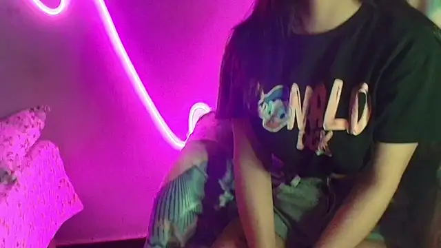 Snapshot of naaya27 chatting on 01.06.25 naaya27 online show from 01.06.25