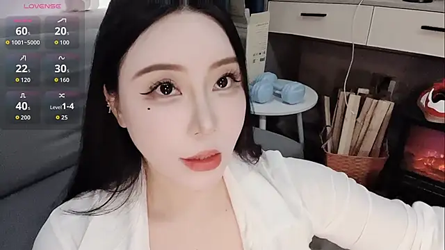 Caicai-a online show from 12.04.25