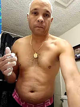 Snapshot of 3patica chatting on 01.15.25 3patica online show from 01.15.25