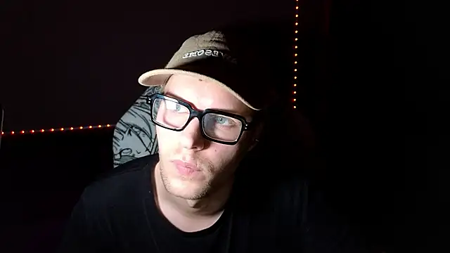 Leonnextdoor online show from 01.12.25