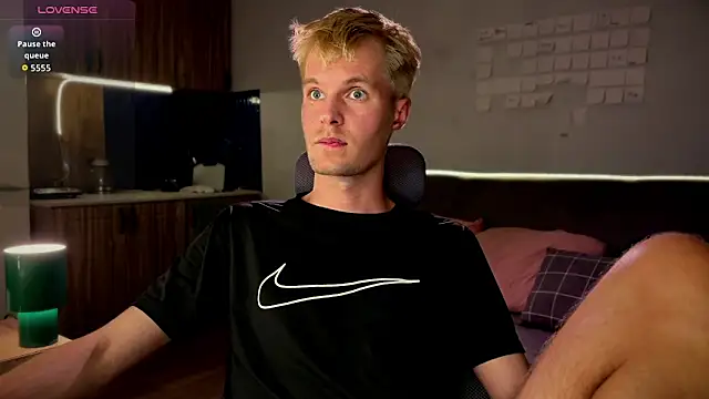 Leonnextdoor online show from 07.09.26