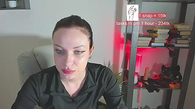 Snapshot of worship_vika chatting on 02.09.25 worship vika online show from 02.09.25